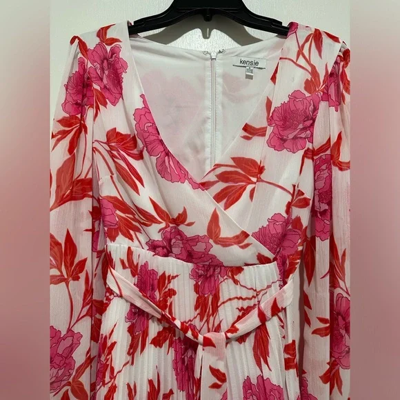 KENSIE: Floral Pleated dress - Picture 4 of 9